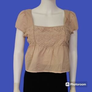 3/$30 URBAN ROMANTICS Tan Eyelet Square Neck Smock Cropped Top Large